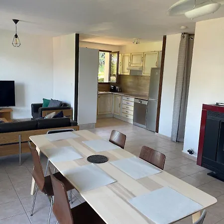 Avec Vue Panoramique Proche De La Villa Conjux